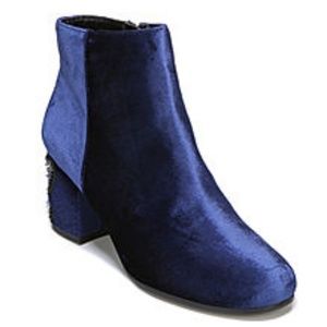 Libby Edelman Vanna Womens Bootie